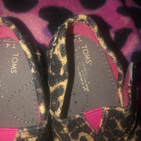 Baby leopard Toms - Picture 2 of 3